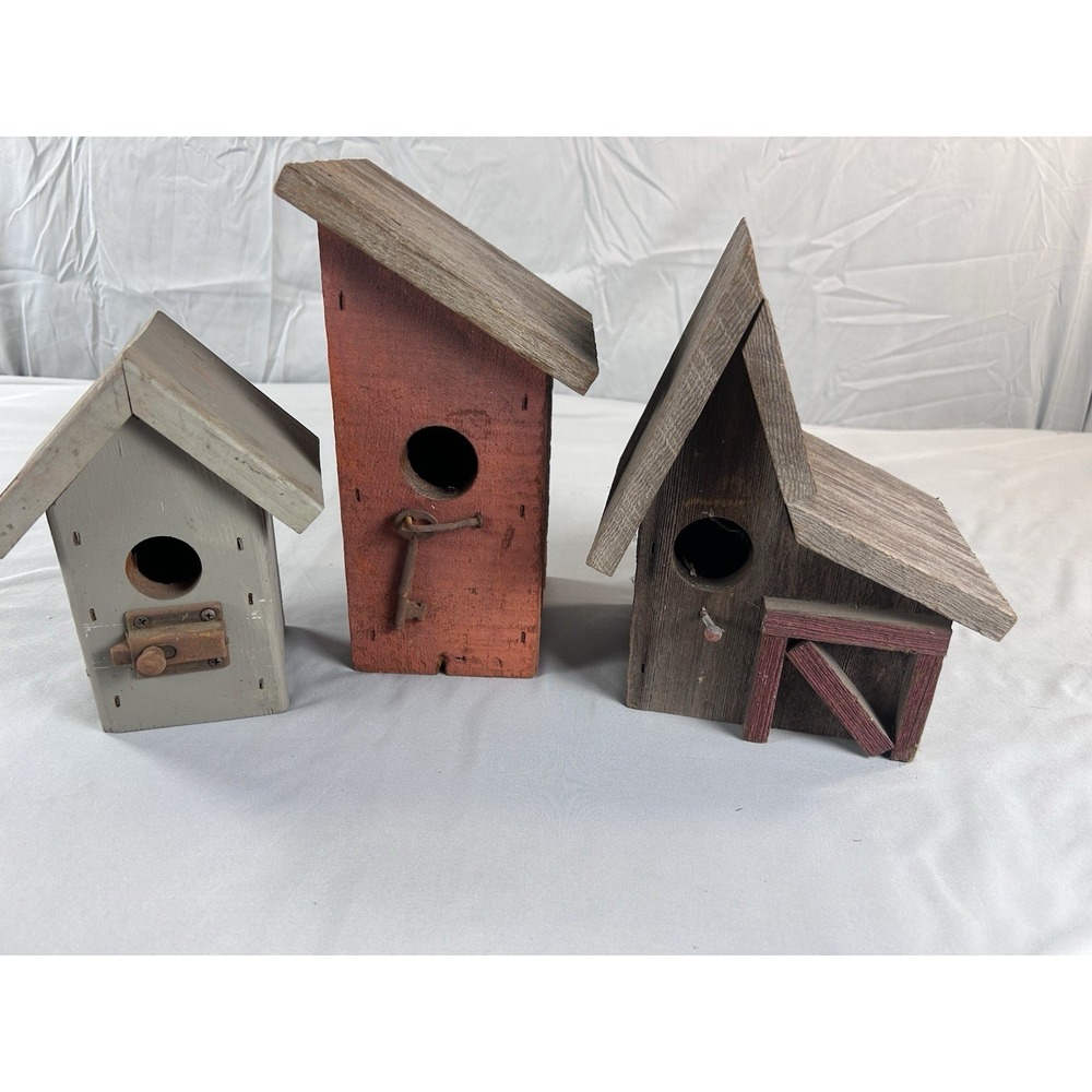 Set of 3 Wooden Birdhouses Rustic Primitive Farmhouse Decor Barn Style w/ Key